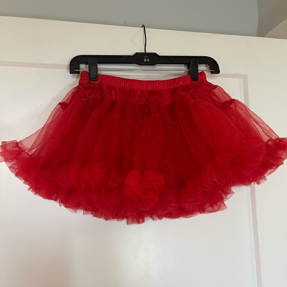 Red tule tutu - Picture 2 of 5